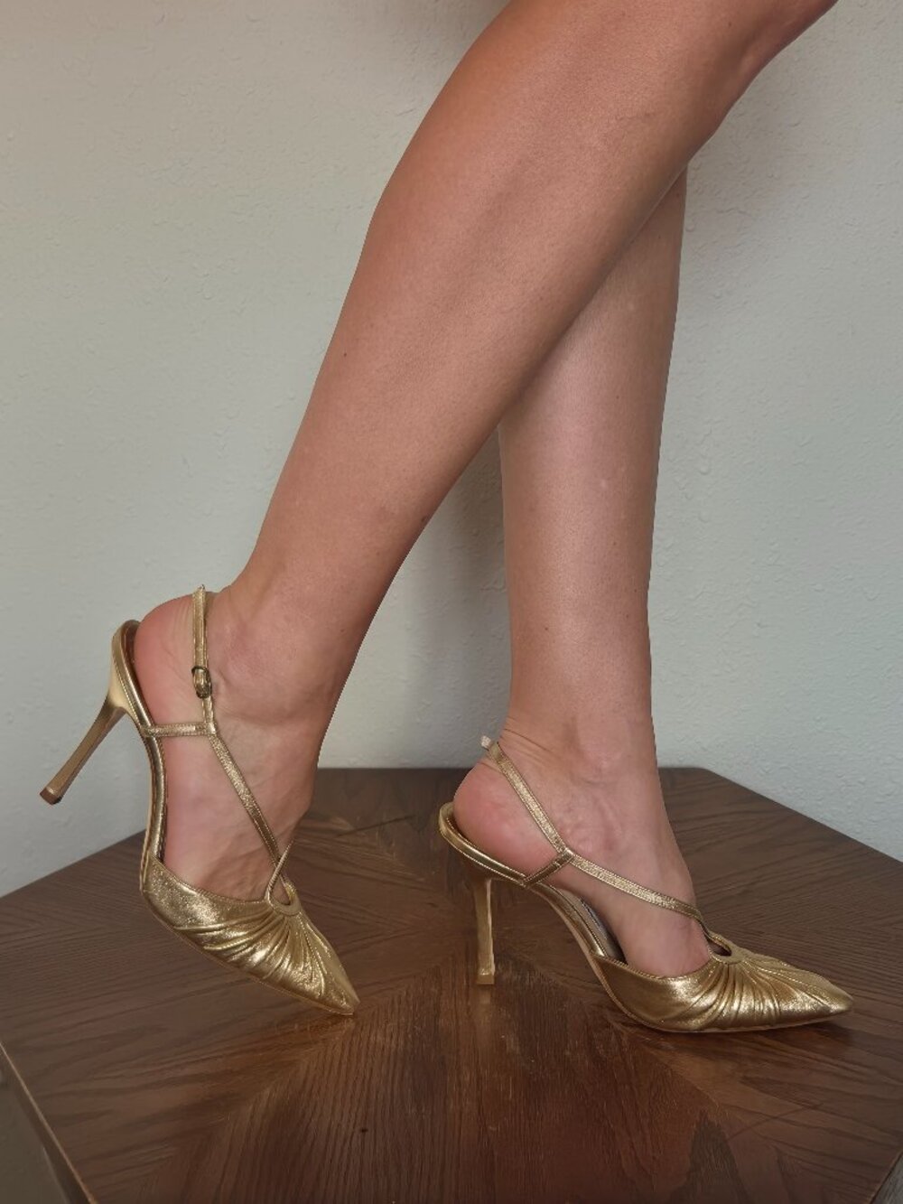 Manolo Blahnik Gold Leather Pointed Toe Slingback Pumps Size 37 Made in Italy